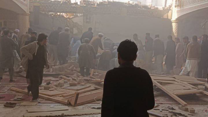 Výbuch bomby u mešity v Pákistánu si vyžádal 59 mrtvých
